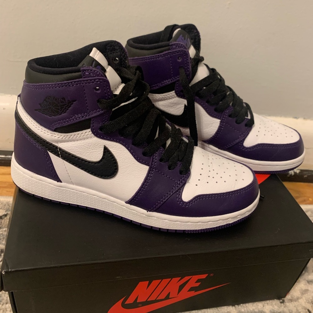 NEW Air Jordan 1 Retro High Court Purple size 4Y or 6